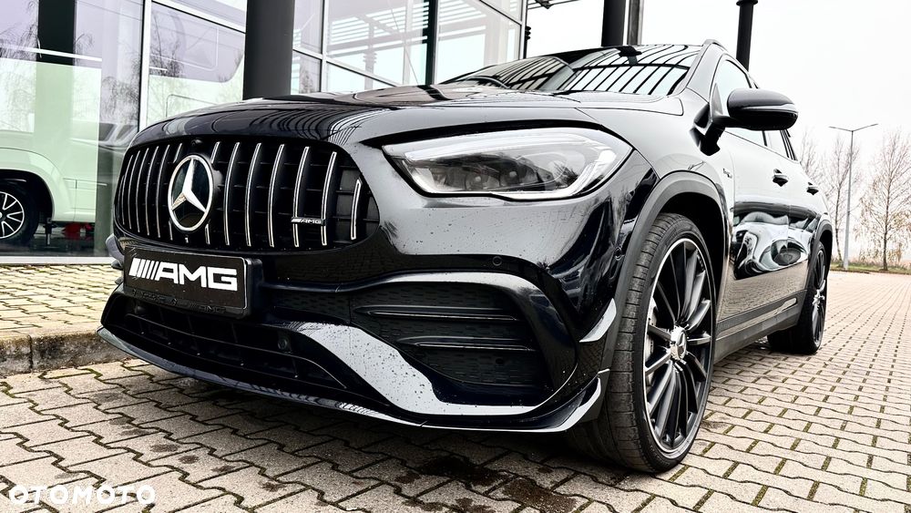 Mercedes-Benz GLA - 17