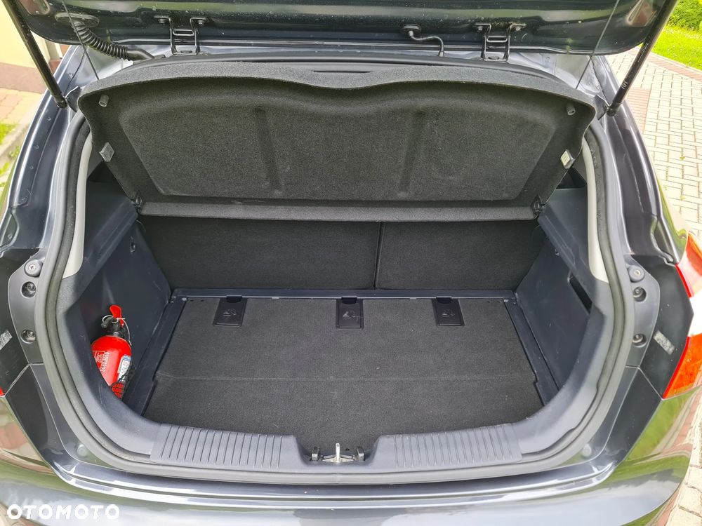 Kia Rio 1.2 Dream Team Edition - 17