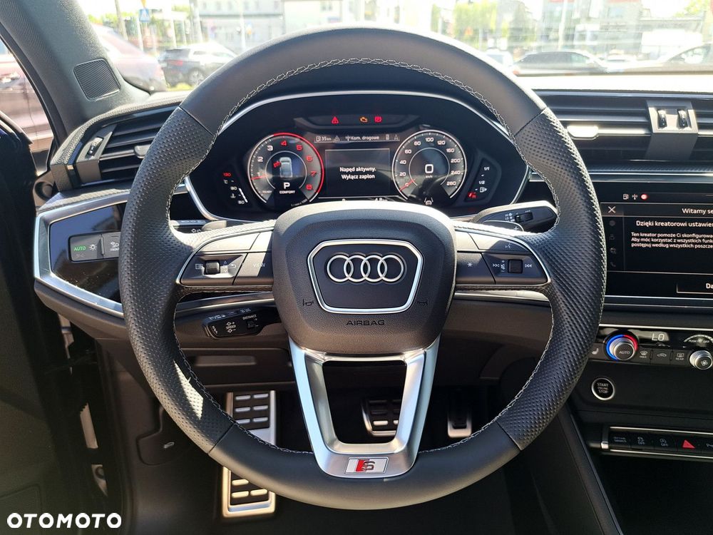 Audi Q3 Sportback - 16