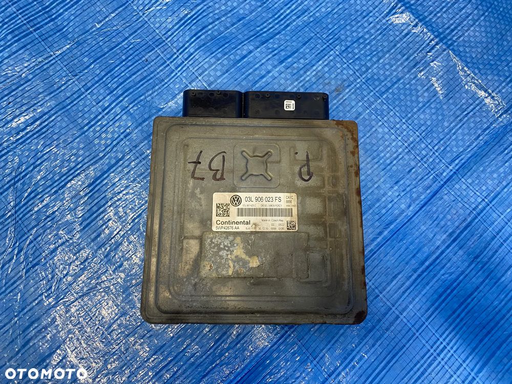 KOMPUTER STEROWNIK SILNIKA VW PASSAT B7 1.6TDI 03L906023FS 03L907425C ORYGINAŁ - 1