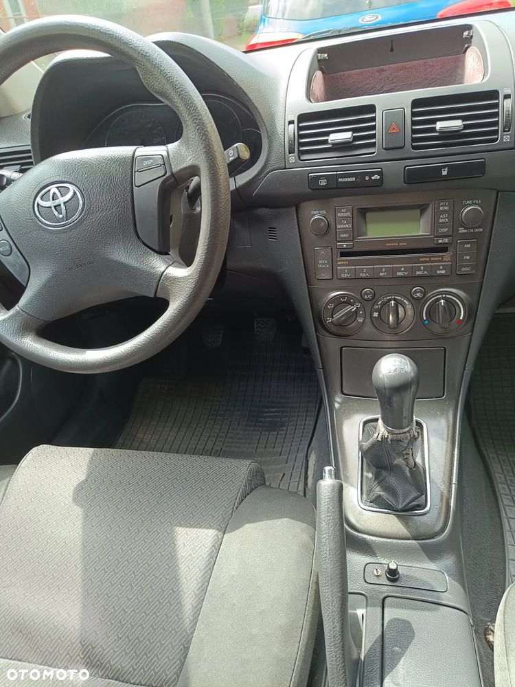 Toyota Avensis 1.8 VVT-i - 1
