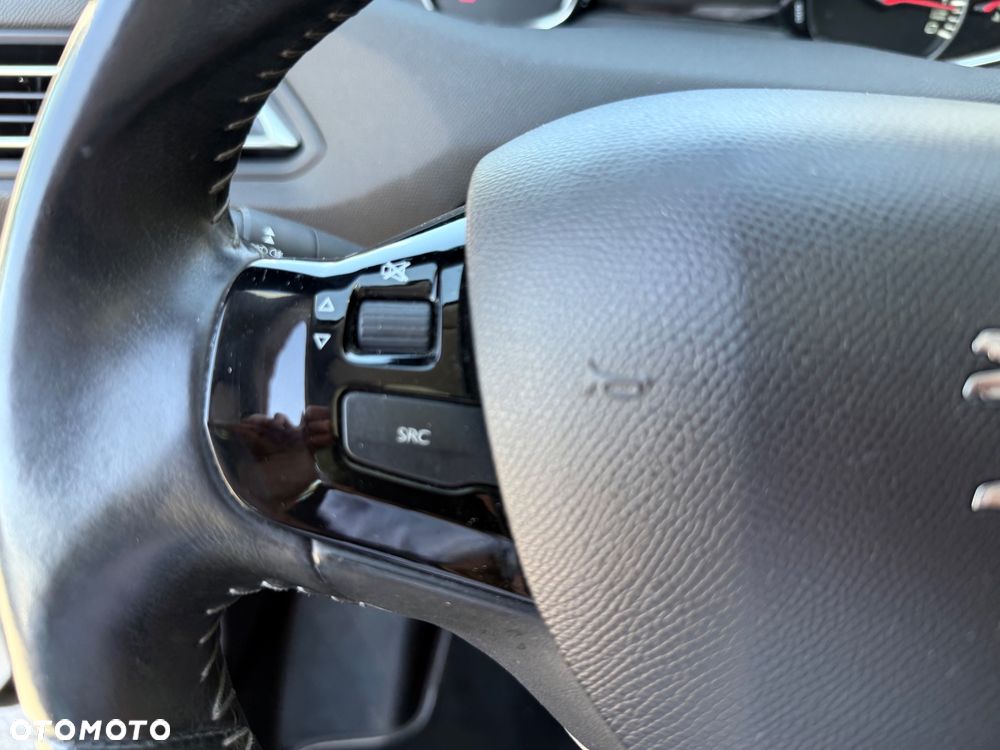 Peugeot 308 1.6 THP Allure - 23