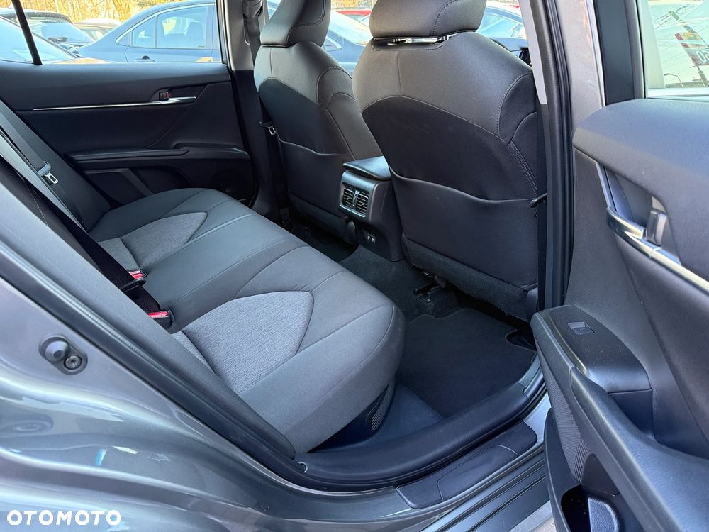 Toyota Camry 2.5 Hybrid Comfort CVT - 17