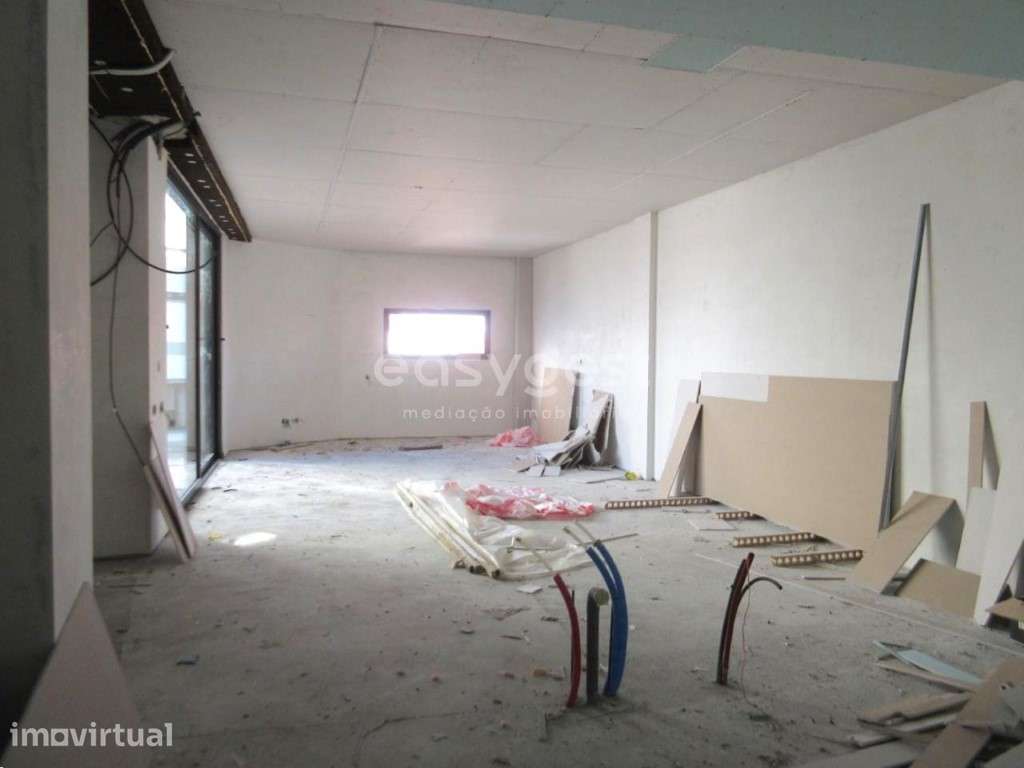 Fantástico Apartamento T2 de Luxo no centro da Vila - Lourinhã - Grande imagem: 2/14