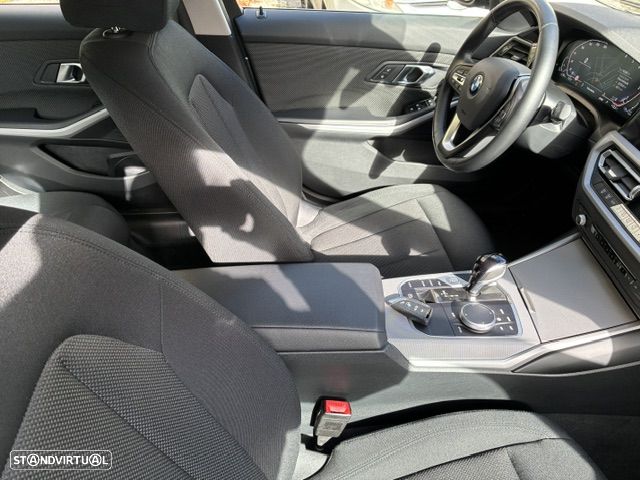 BMW 318 d Ultimate Auto - 19