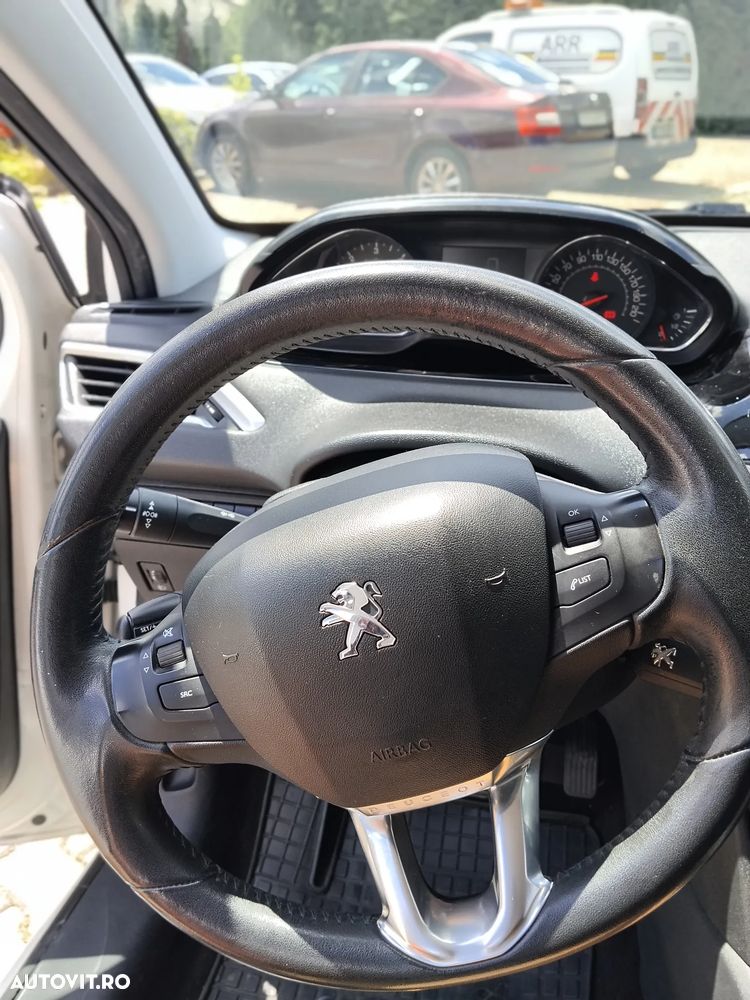 PEUGEOT 208 2015 — imagine 18