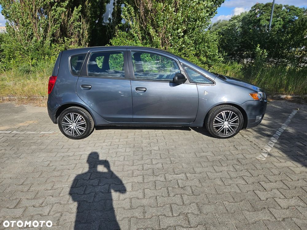 Mitsubishi Colt 1.1 Invite Edition Gold - 6