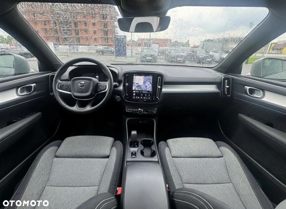 Volvo XC 40 B3 Plus Dark - 11