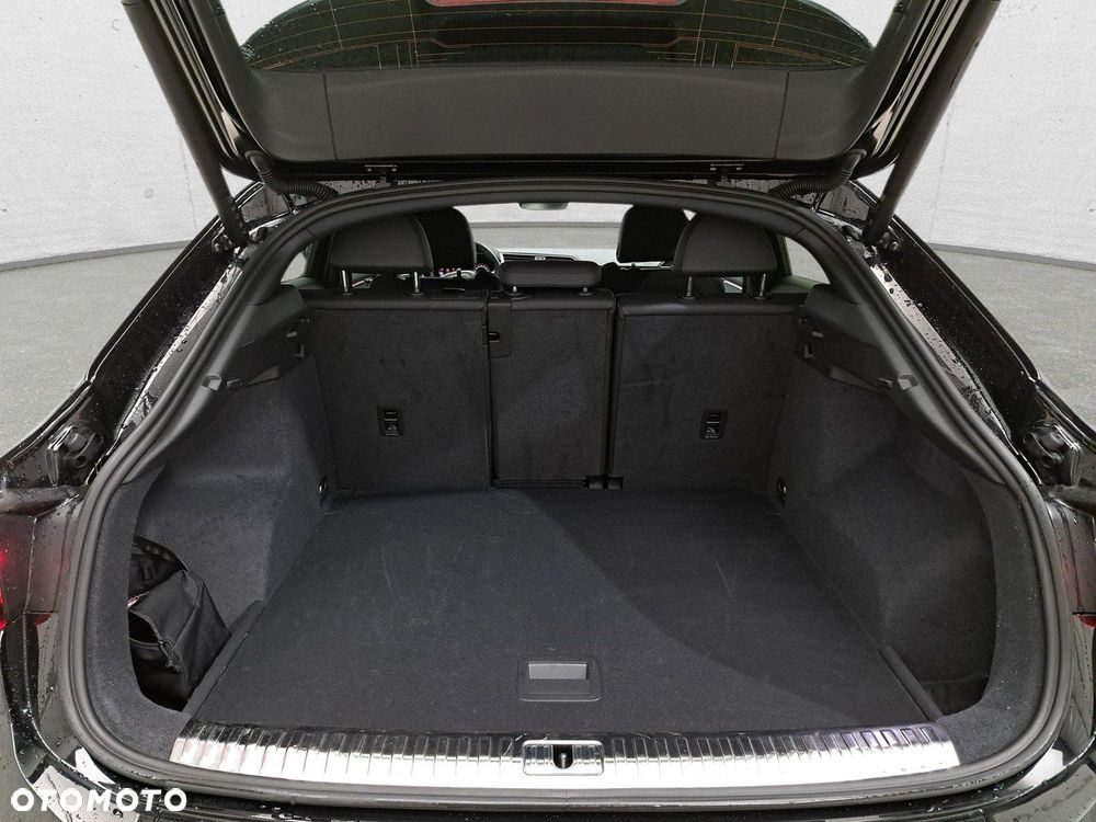 Audi Q3 Sportback - 13