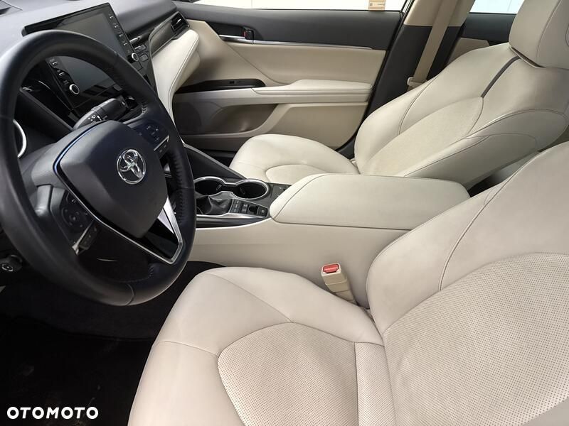 Toyota Camry 2.5 Hybrid Executive CVT - 11