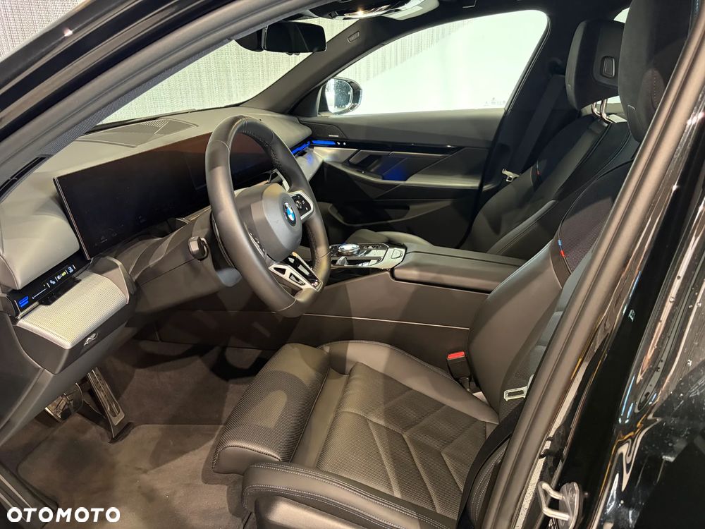 BMW Seria 5 520i mHEV M Sport - 17