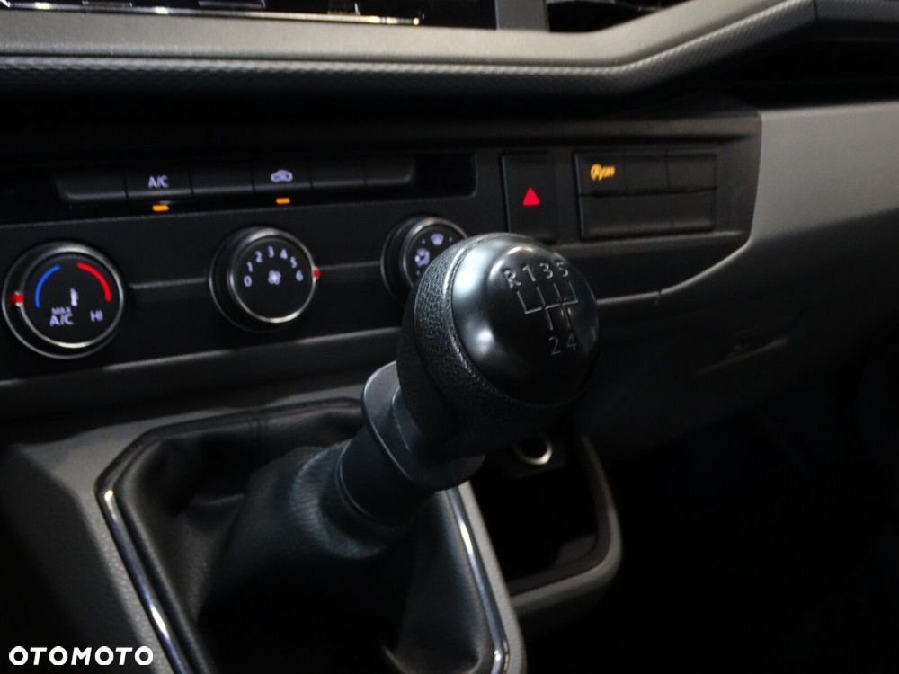 Volkswagen Transporter - 14
