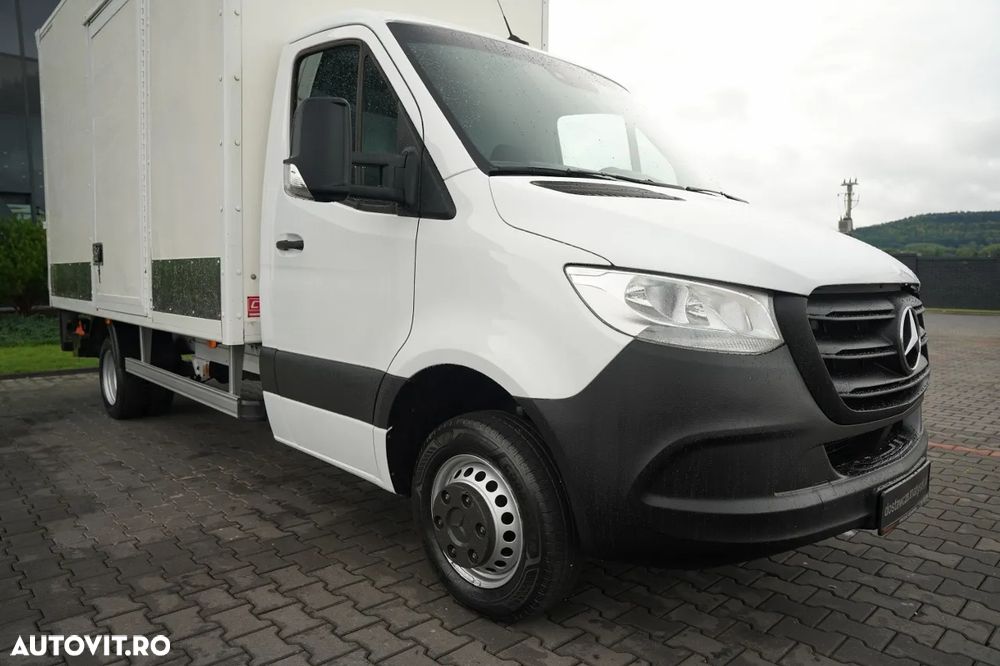 Mercedes-Benz SPRINTER / CAROSERIE TIP BOX - 4,3 M / LIFT HIDRAULIC DHOLLANDIA - 750 KG / ROȚI SPATE DUBLE / 3 LOCURI / IMPORT / EURO 6 - 10