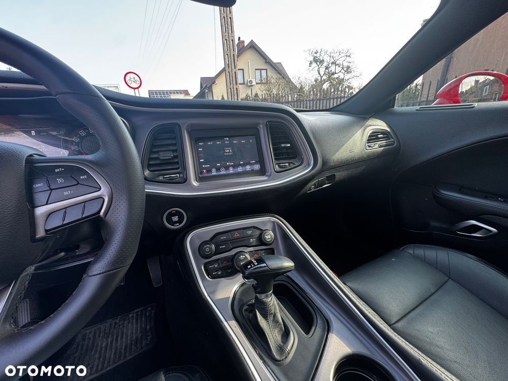 Dodge Challenger - 14