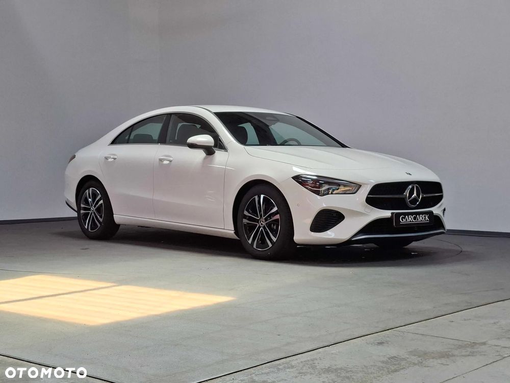 Mercedes-Benz CLA 200 7G-DCT - 9