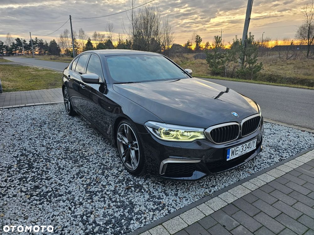BMW Seria 5 M550i xDrive sport - 2