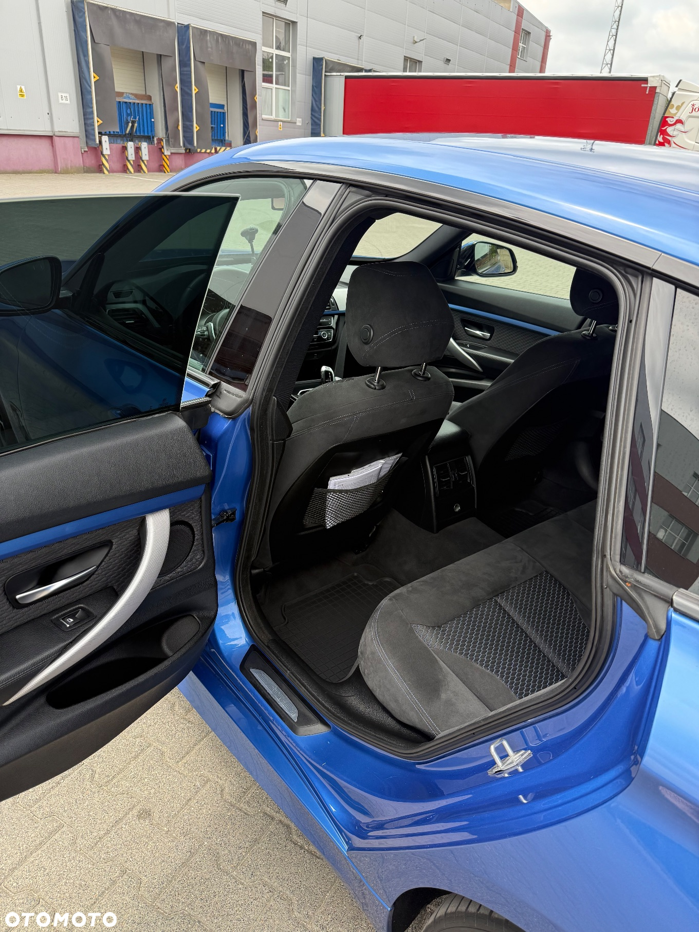 BMW Seria 3 320d M Sport - 8