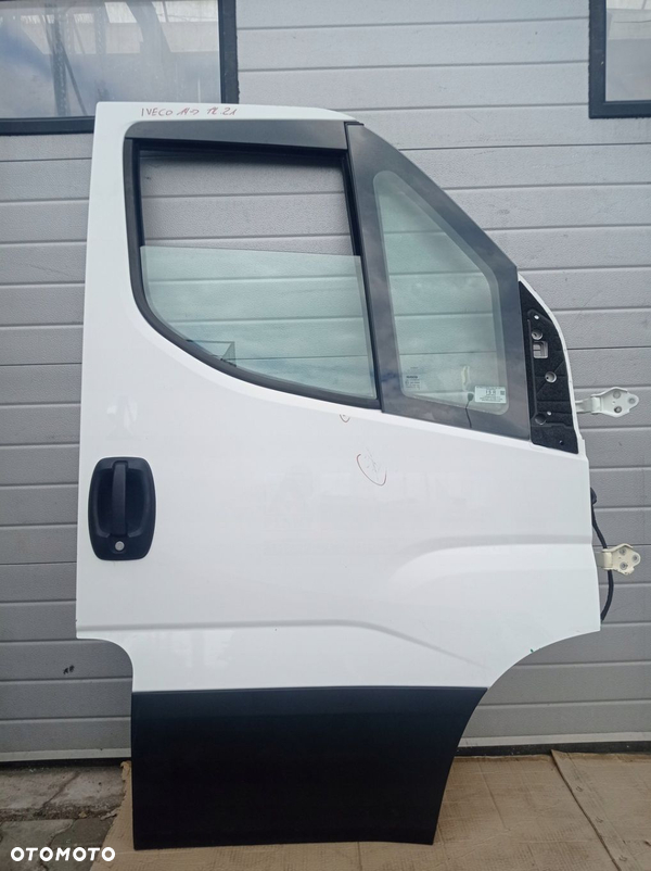 DRZWI PRAWE PRZEDNIE IVECO DAILY 14- PRAWY PRZÓD AL22