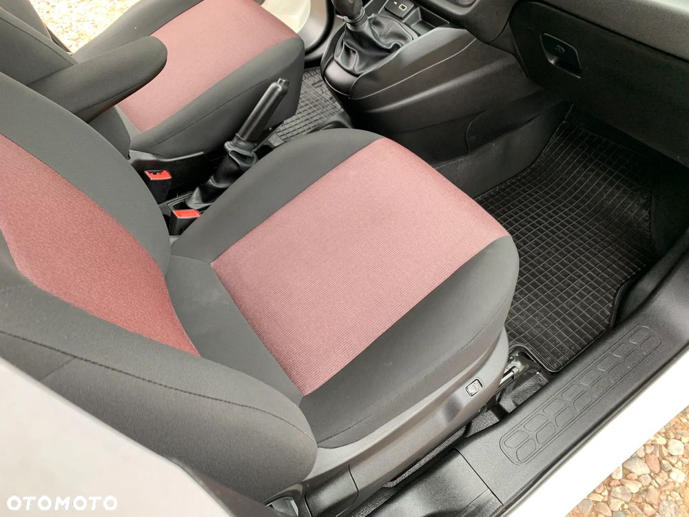 Fiat DOBLO PROFESSIONAL L2H1 Long MAXI VAN WZMOCNIONY Ładowność 961kg, Homologacja cięż. VAT-1, HAK wpinany 1300kg, Alarm, Czujniki parkowania, Halogeny, Podgrzewane fotele, Koła 16' MOCNY SILNIK 1.6 MultiJet, 105KM Emisja spalin Euro-6, Skrzynia biegów 6cio stopniowa! Zabudowa paki, F-VAT23% - 18