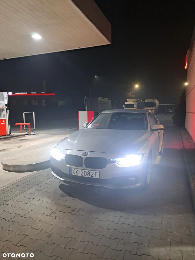 BMW Seria 3 318d - 6