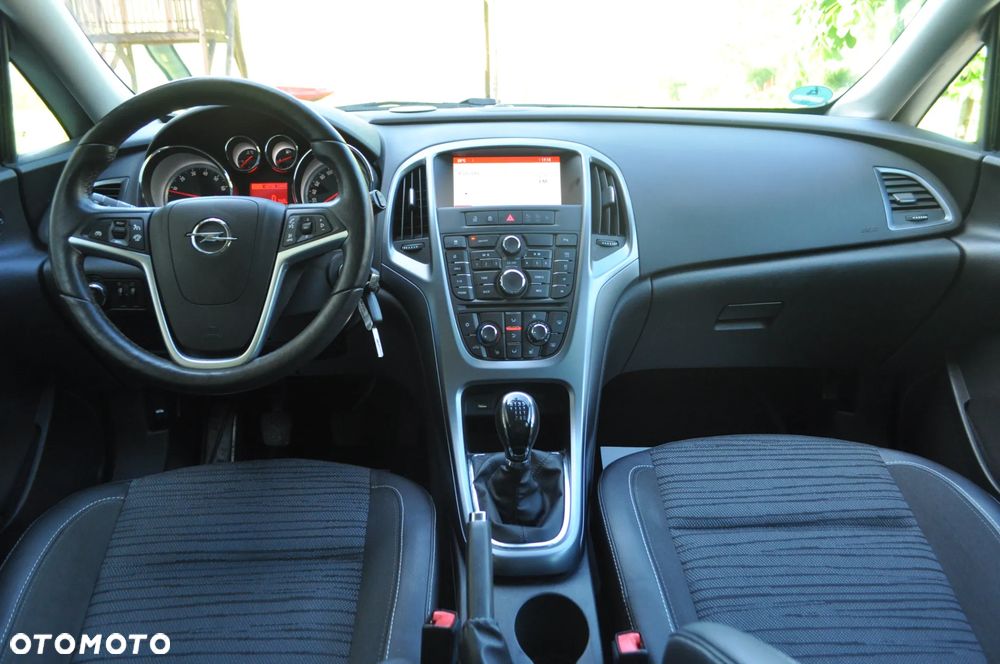 Opel Astra 1.4 Turbo Cosmo - 25