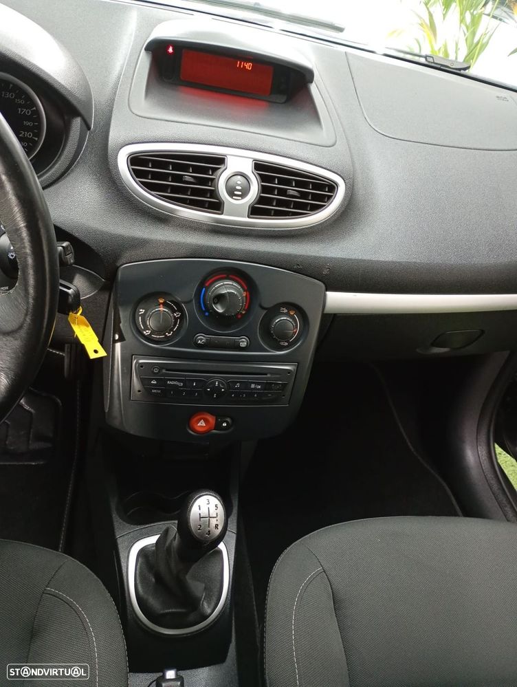 Renault Clio 1.2 16V Dynamique - 15