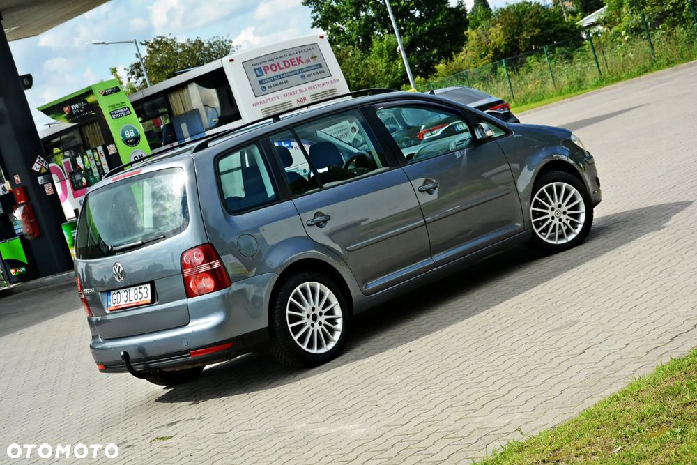Volkswagen Touran 1.6 Basis - 2