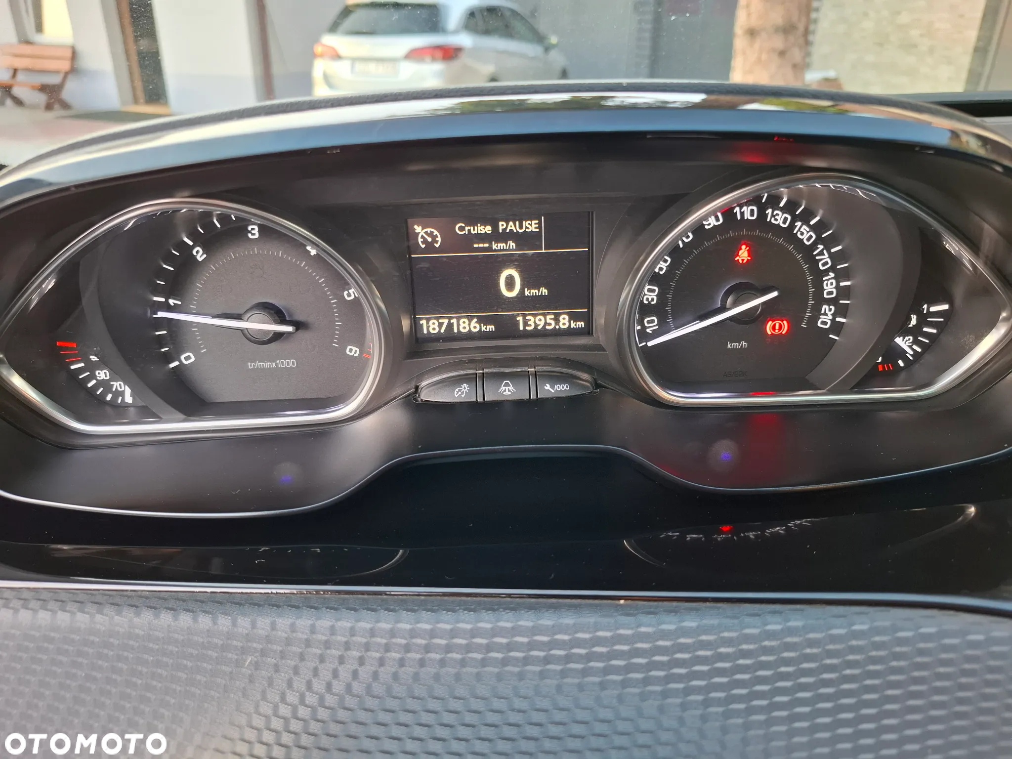 Peugeot 2008 1.6 BlueHDi Allure - 19