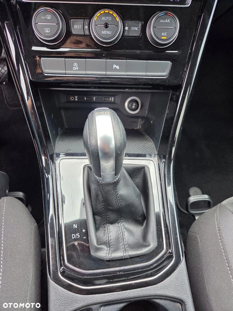 Volkswagen Touran - 17