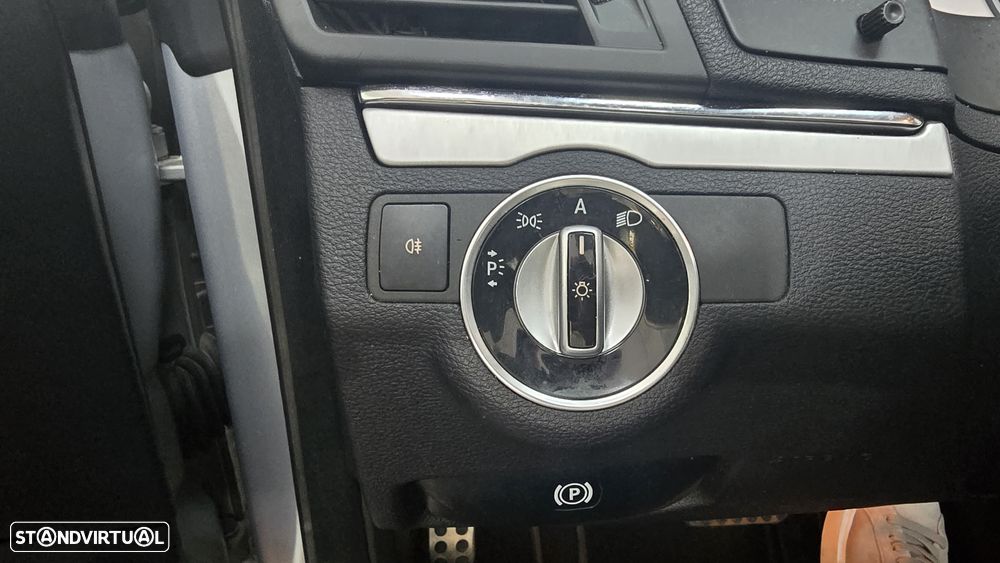 Mercedes-Benz E 250 CDi Avantgarde BlueEfficiency Auto - 27