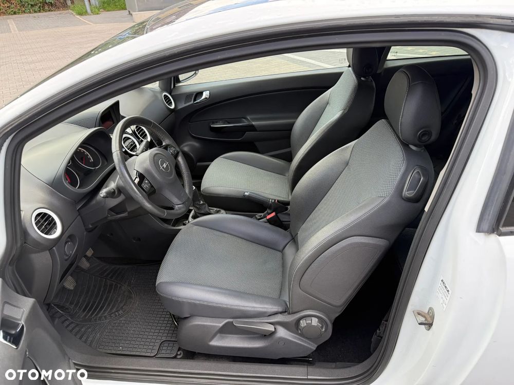 Opel Corsa 1.2 16V Limited Edition - 8