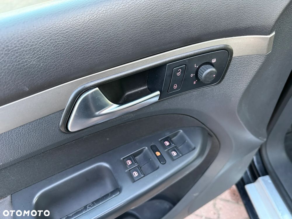 Volkswagen Touran 2.0 TDI DSG United - 12