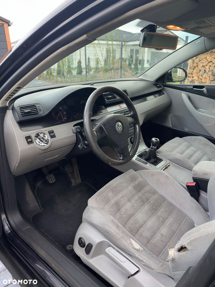 Volkswagen Passat 2.0 TDI Comfortline - 8