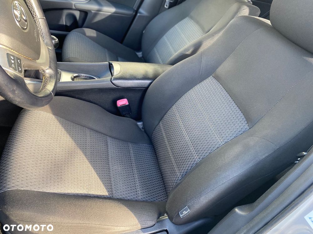 Toyota Avensis 1.8 Sol plus NAVI - 4