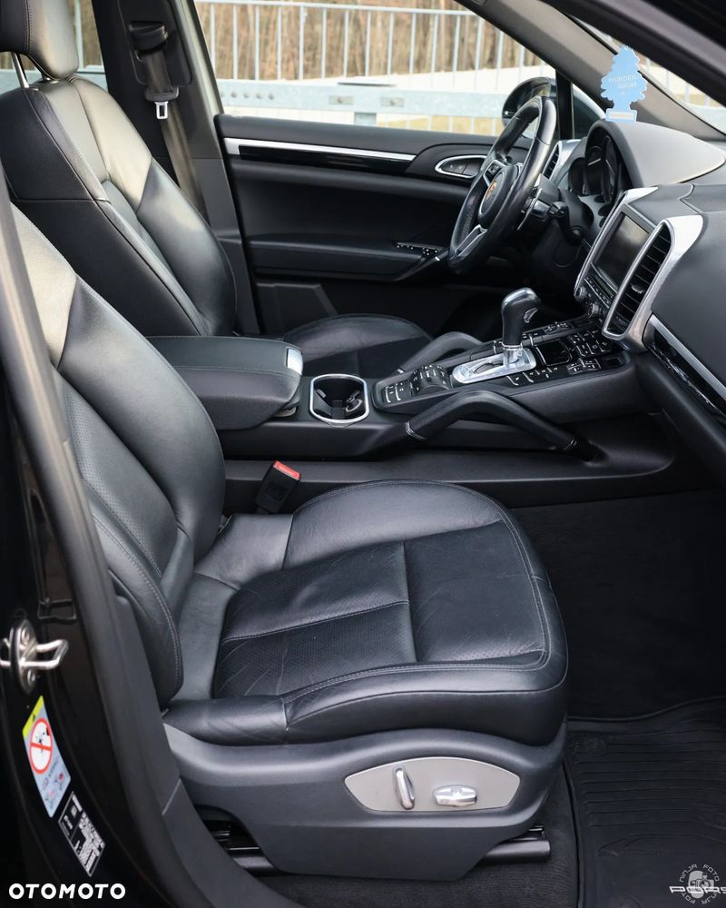 Porsche Cayenne - 6