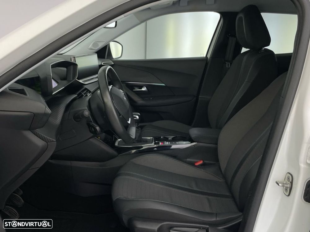 Peugeot 2008 1.2 PureTech Allure - 11