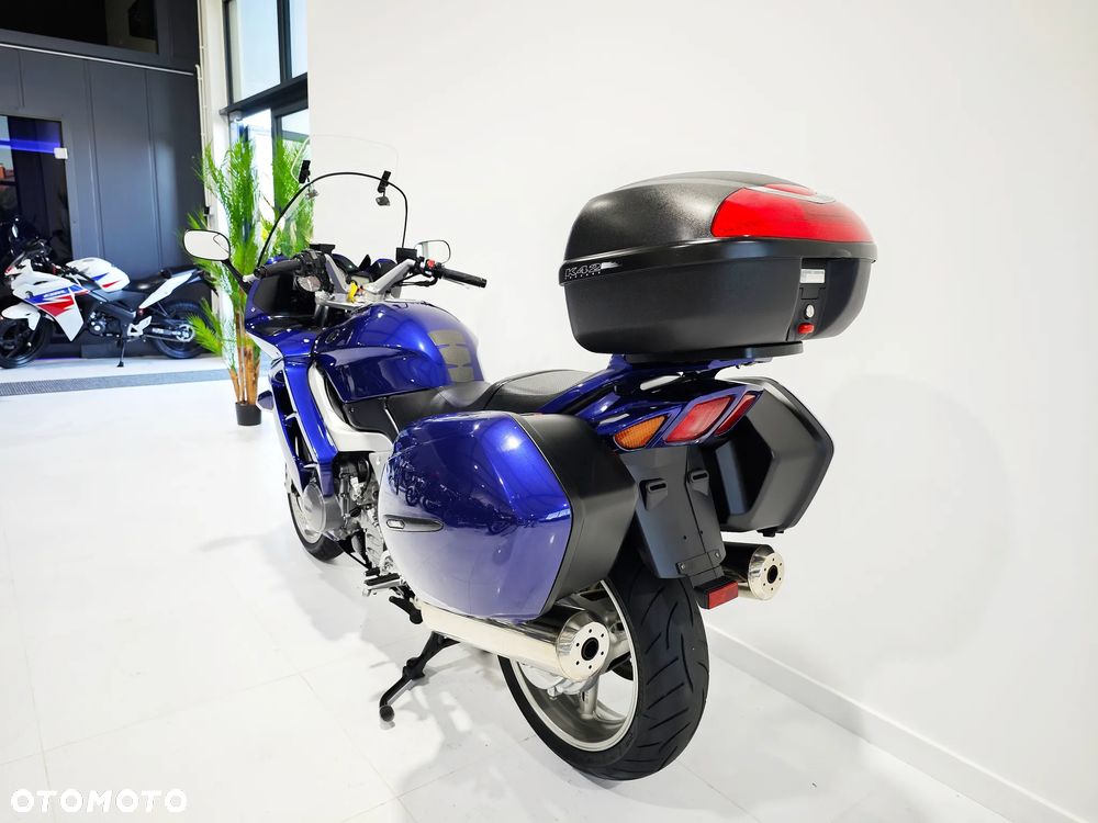 Yamaha FJR - 6