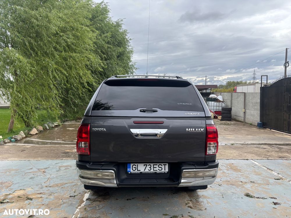 Toyota Hilux ver-4x4-double-cab-a-t-invincible - 5