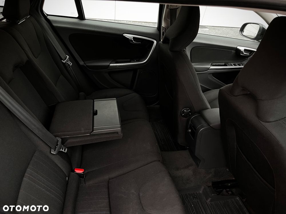 Volvo V60 D2 Kinetic - 27