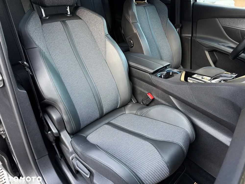 Peugeot 5008 1.5 BlueHDI Allure S&S EAT8 - 35