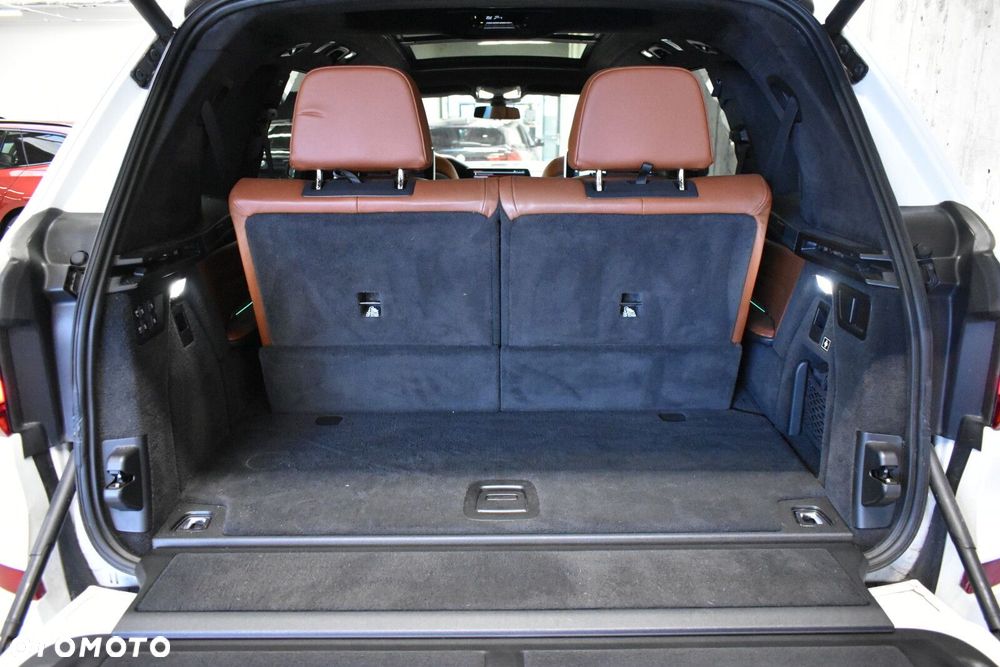 BMW X7 - 37