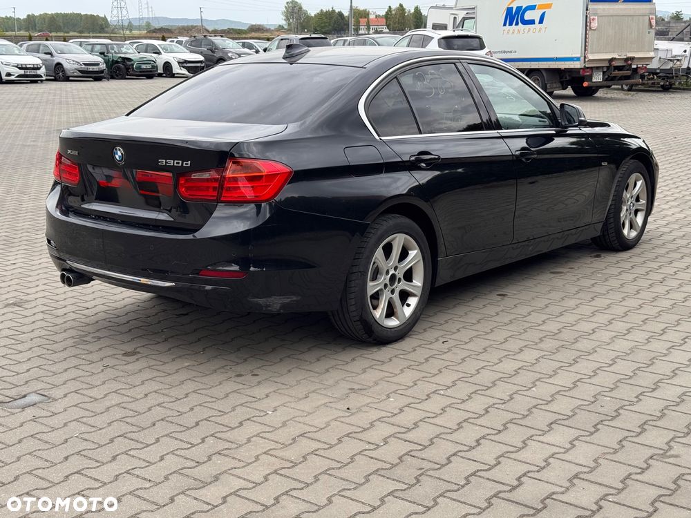 BMW Seria 3 330d xDrive Sport-Aut Luxury Line - 9