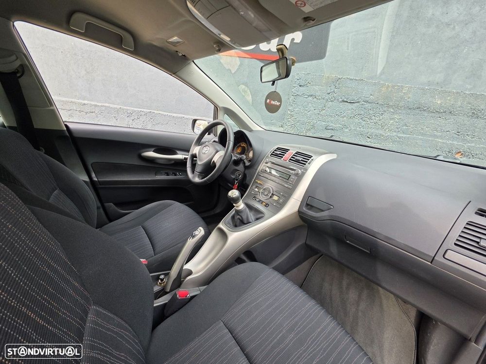 Toyota Auris 1.33 VVT-i Comfort+J16 - 14