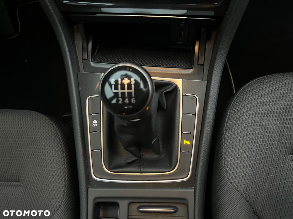 Volkswagen Golf 1.5 TSI BMT Highline - 15