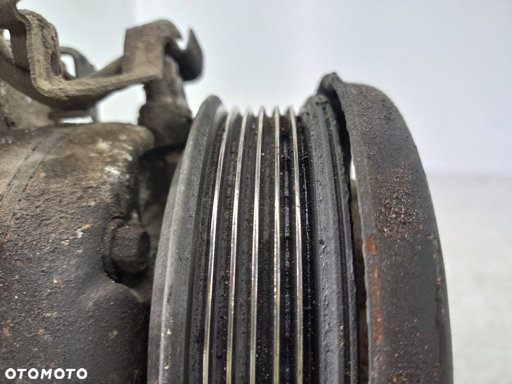 POMPA, SPRĘŻARKA KLIMATYZACJI TOYOTA SIENNA II MC447260-8770 DENSO 3.3 V6 - 5
