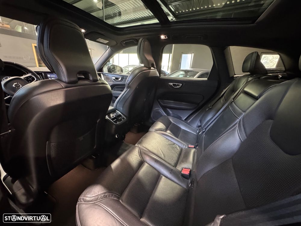 Volvo XC 60 2.0 B5 R-Design AWD - 28