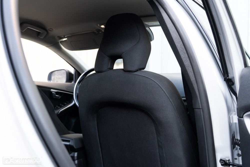 Volvo V40 Cross Country 1.6 D2 Kinetic - 28