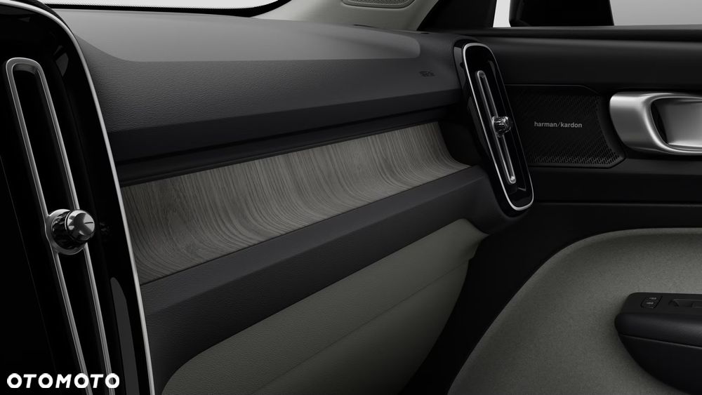 Volvo XC 40 B3 Ultra Dark - 11