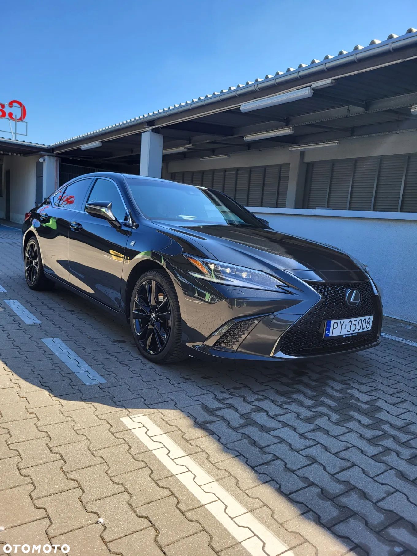 Lexus ES 300h F Sport - 1