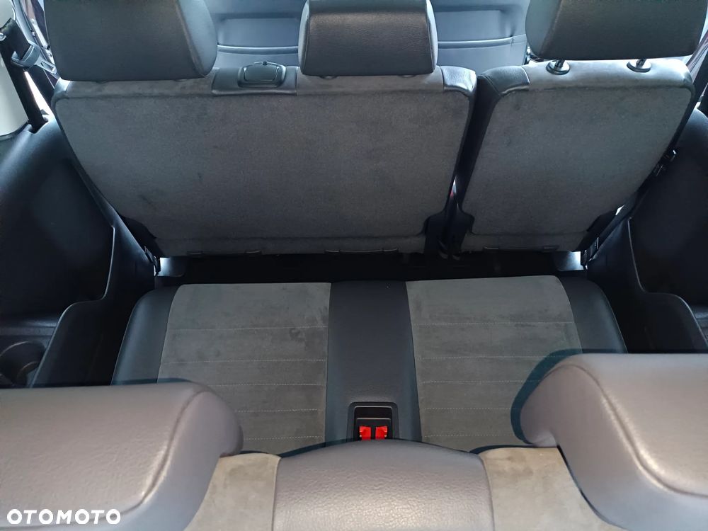 Volkswagen Caddy Maxi Highline DSG - 24